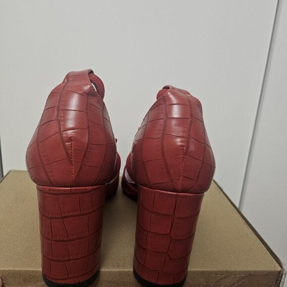 Red strappy heel size 7 - Picture 4 of 5